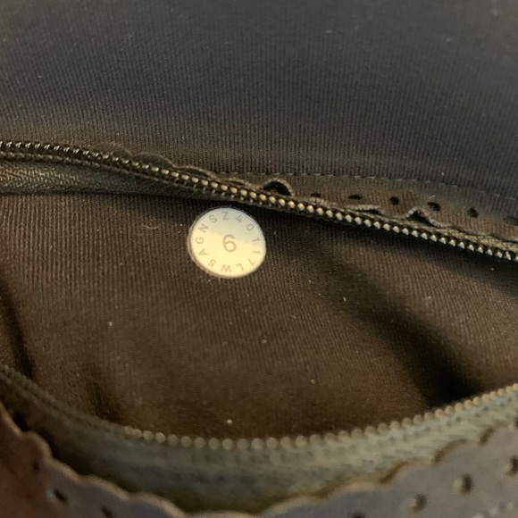 Lululemon size 6 running tights black - Picture 3 of 5